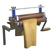 Manual Clothes Wringer With Wall Bracket Wring Shammy Tor Do Style Wringer Wall Brackets Off Grid Living