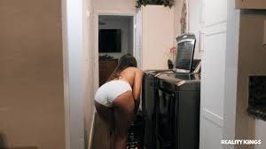 Doing Laundry In Her Spare Panties - PORNSTARS.TUBE