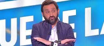 Plusieurs animateurs voudraient se regrouper pour l'attaquer en justice. Cyril Hanouna En Couple Decouvrez Avec Qui L Animateur Etait Il Y A Quelques Annees