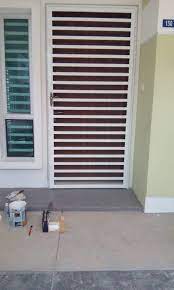 Grill rumah juga trdapat beberapa jenis dan bergantung kepada budget tuan rumah. Grill Pintu Dan Tingkap