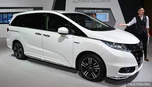 The odyssey's third row of seats can be folded flat into the floor. Tokyo 2015 Honda Odyssey Hybrid Makes Its Debut Paultan Org