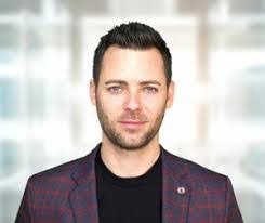 Robin Winter's Instagram, Twitter & Facebook