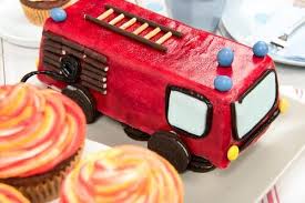 feuerwehrauto kuchen rezept von backen de rezept feuerwehrauto kuchen feuerwehrauto feuerwehr