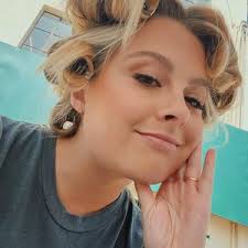 Katrina Froelich's Instagram, Twitter & Facebook