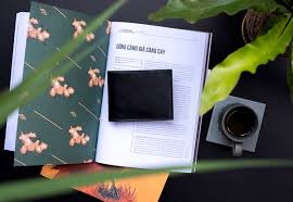 This gift will make his eyes shine if he is. How To Choose Birthday Gift For Boyfriend Ciceroleather