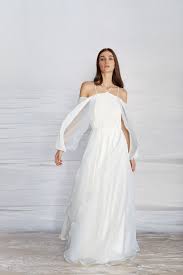 In erster linie geht es natürlich um die suche nach dem idealen brautkleid, und hier ist das erste problem: Pollardi