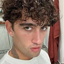 Who produced “Sto Essendo Ricco” by Tony 2Milli?