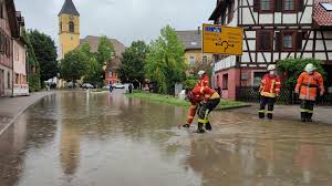 The flooding of the nile is the result of the yearly monsoon between may and august causing enormous precipitations on the ethiopian highlands whose summits reach heights of up to 4550 m (14,928 ft). Heftige Unwetter Fuhren Erneut Zu Uberschwemmungen In Karlsbad