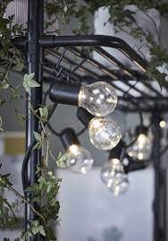 svartra led lichtsnoer met 12 lampjes zwart buiten ikea decoratieve verlichting geschilderde tafels vloerkleed ikea