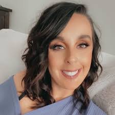 Nadia Singleton's Instagram, Twitter & Facebook