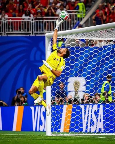 🧤 40-Year-Old Goalkeeper SHOCKS Spain at the World Cup! 🤯🇨🇻 @elitesportgk Athlete Vozinha delivered one of the most incredible performances of World Cup 2026 so far. 🇨🇻🔥 At 40 years old, the