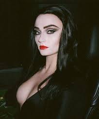 Sophie Turner and Joe Jonas as Morticia and Gomez Addams 🥀🖤