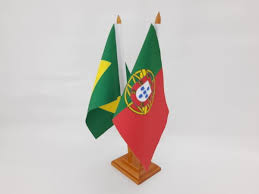 Bandeira nacional adotada após a implementação da república, em 1910. Portugal Brasil Bandeiras De Mesa No Elo7 Jj Bandeiras 12ea326