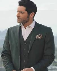 Lucifer Season 5 Part 2 Tom Ellis Grey Suit Lucifer Morningstar