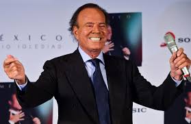 Resultado de imagem para Julio Iglesias