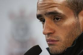 Renato Augusto diz que Corinthians deve "alguns meses" a atletas