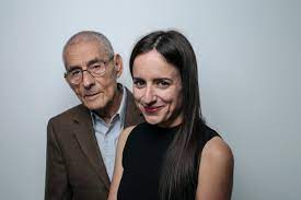 Cinta documental que explora y expone al espectador, la peculiar historia de un hombre anciano quien es contratado por un investigador privado. Nominan A Los Premios Oscar 2021 Al El Agente Topo Pelicula De Maite Alberdi El Universal Chile