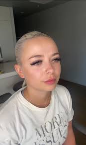 Hello girls, For anyone that like to check out my instagram  imeldaobrienartistry, I specialise in lash extensions, lashlift's, brows ,  brow laminations and make up.