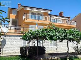 Hosté chválí u hotelu haus marina celkový stav hotelu, umístění a okolí hotelu, obsluhu a služby, úroveň a kvalitu stravování, možnosti sportu a zábavy a kvalitu ubytování. Villa Marina Rabac Istrien Adria Dream Fussball Trainingslager Kroatien Ferienwohnungen Abschlussfahrten