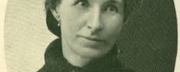 Emma Summers's Instagram, Twitter & Facebook