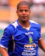 Marcelo pereira surcin , known as marcelinho carioca, is a brazilian former footballer who played as an attacking midfielder. Marcelinho Carioca Responde Na Justica Por Uma Divida Que Ja Passa De Meio Milhao Marcondes Brito