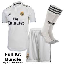 In the iconic white, choose from the authentic or replica jersey and get your favourite players name printed on the back. Real Madrid Kids Home Kit Bundle 2018 19