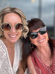 Who does concrete work in La Pine area?