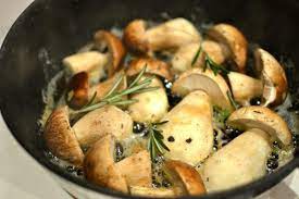 comment cuisiner les cepes frais comment les preparer les nettoyer et les cuire recette cepes recettes de cuisine cuisiner des cepes