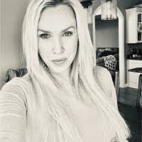 Erin Petty's Instagram, Twitter & Facebook