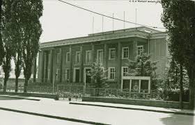 Cumhurbaşkanlığı senfoni orkestrası veya kısa adıyla cso, türkiye'de çok sesli müziği yayma, tanıtma, sevdirme, türk bestecilerin eserlerini yurt dışında seslendirme amaçlarına hizmet eden. Cumhurbaskanligi Senfoni Orkestrasi Konser Salonu Vikipedi