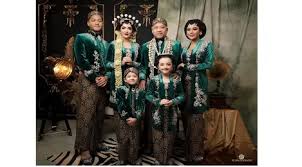 Personal anang hermansyah dikenal sebagai seorang musisi dan pekerja musik, selain dikenal sebagai suami dari penyanyi ashanty. Anang Hermansyah Tunjuk Pendakwah Ini Nikahkan Aurel Dengan Atta Halilintar News Entertainment Fimela Com