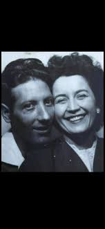 Could this photo be made in colour please. I would like red lipstick for my  mam, thank you 😊