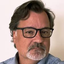 I never took the time to update my profile, but I guess recruiters will  stop reaching out as soon as they see I'm no longer a UX Designer at Sabre  (sorry recruiters!). |