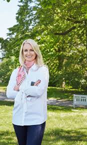 Stellen sie sich vor, sie wachen in der früh auf und sind bereits auf eine art und weise geschminkt, die ihre individuelle schönheit akzentuiert und vollends zur. Immobilienmakler Wiesbaden Rheingau Christiane Schuch