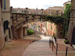 Perugia ist die hauptstadt der region umbrien in italien. Datei Perugia Acquedotto01 Jpg Wikipedia