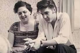 Mãe de Elvis "pressentiu" morte e pediu para amigo cuidar do filho