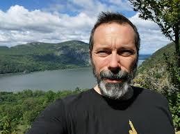 What neighborhood is Ionia Avenue in?