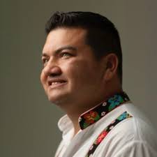 Junto a Laura, acompañamos a la delegación diplomática de la @UEenMexico  durante su recorrido por la @haciendajema, encabezado por el guardián del  cacao, don Florencio Sánchez, gran promotor de la cultura del