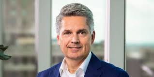 Jeffrey Garfield's Instagram, Twitter & Facebook