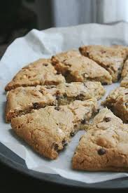 Cookies Geant Aux Trois Chocolats Et Deux Cacahuetes Passion Culinaire By Minouchka