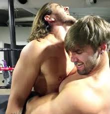 Two unidentified wrestlers (one of them possibly Jayce DArcy?) + bearhug;  would appreciate IDs : rWrestleWithThePackage