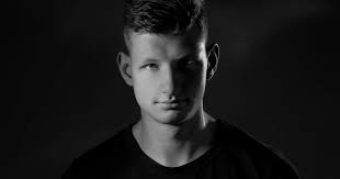 Sam van Velzen — ADE