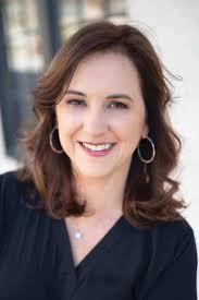 Leah Ayers's Instagram, Twitter & Facebook