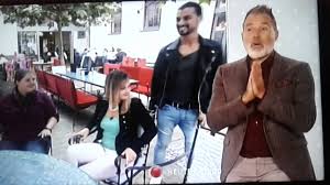 Geheiratet haben die beiden in einem gutshof in augsburg. 4 Hochzeiten Und Eine Traumreise Trailer Februar Vox Youtube