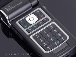 Nokia N93 im Test: Die Form folgt der ...