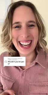 Elizabeth Giddings's Instagram, Twitter & Facebook