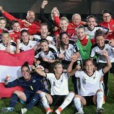 Vielleicht auch etwas schnappatmung bei denen, die ein problem damit haben, dass frauen auch fußball spielen. Frauen Jugendportal