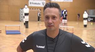 Zwei völlig fremde menschen sehen sich auf dem standesamt zum ersten mal und entscheiden innerhalb weniger sekunden, ob sie den auch bei den anderen paaren hängt der himmel nicht nur voller geigen. Hochzeit Auf Den Ersten Blick Video Bonus Damian Ist Dabei Sat 1