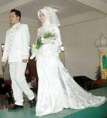 Seluruh malaysia, sabah & sarawak boleh sewa. Pin Di Kumpulan Contoh Pose Foto Prewedding Muslimah Modern