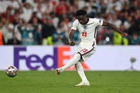 In his absence, italy craft a few smart breaks but both are closed down intelligently on the edge of the england box, with kyle walker and john stones putting their manchester city teamwork to good use. Nwyro1wdp9d0bm